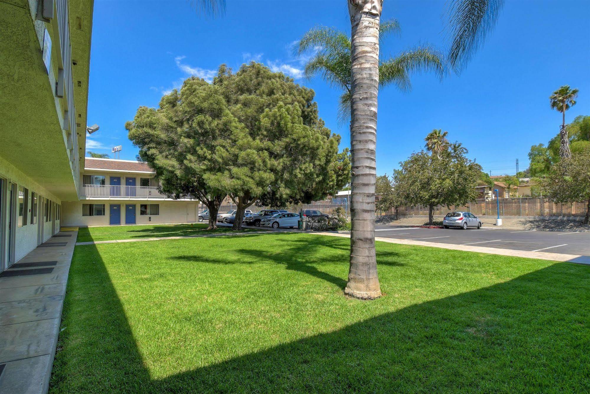 Motel 6-Jurupa Valley, Ca - Riverside West Екстер'єр фото