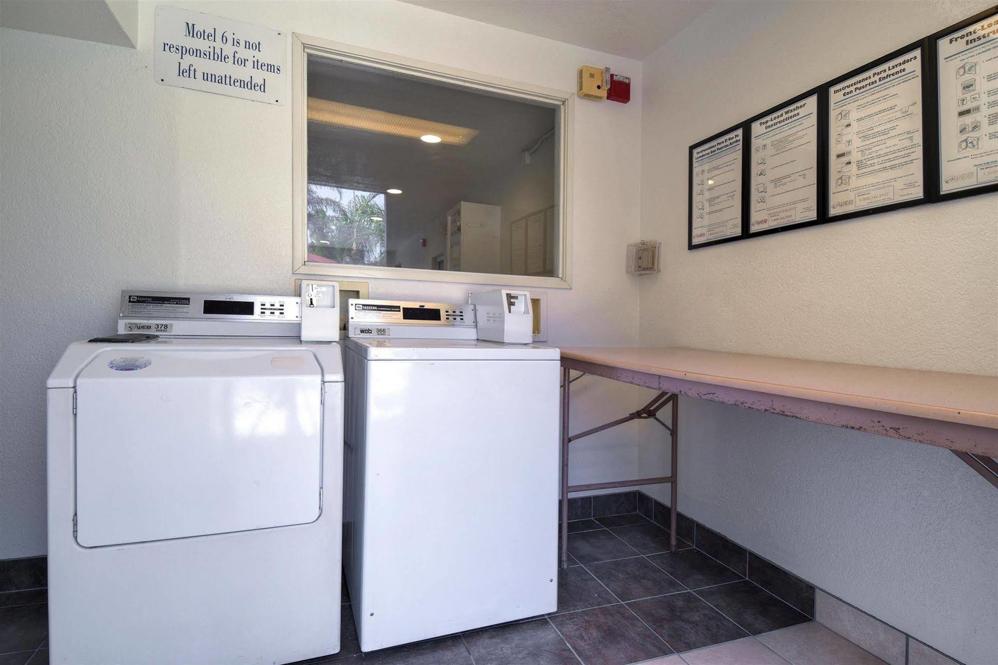 Motel 6-Jurupa Valley, Ca - Riverside West Екстер'єр фото
