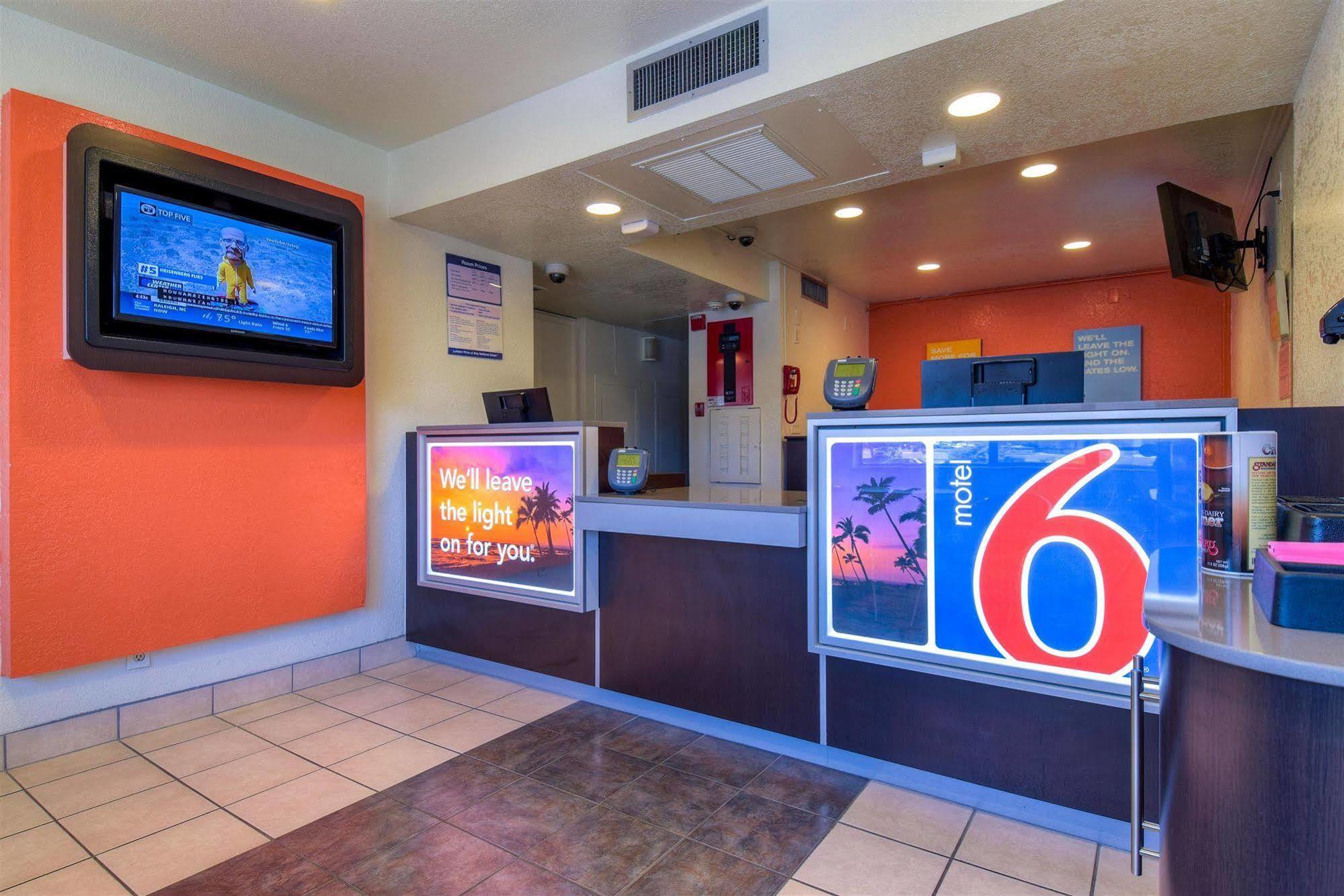 Motel 6-Jurupa Valley, Ca - Riverside West Екстер'єр фото