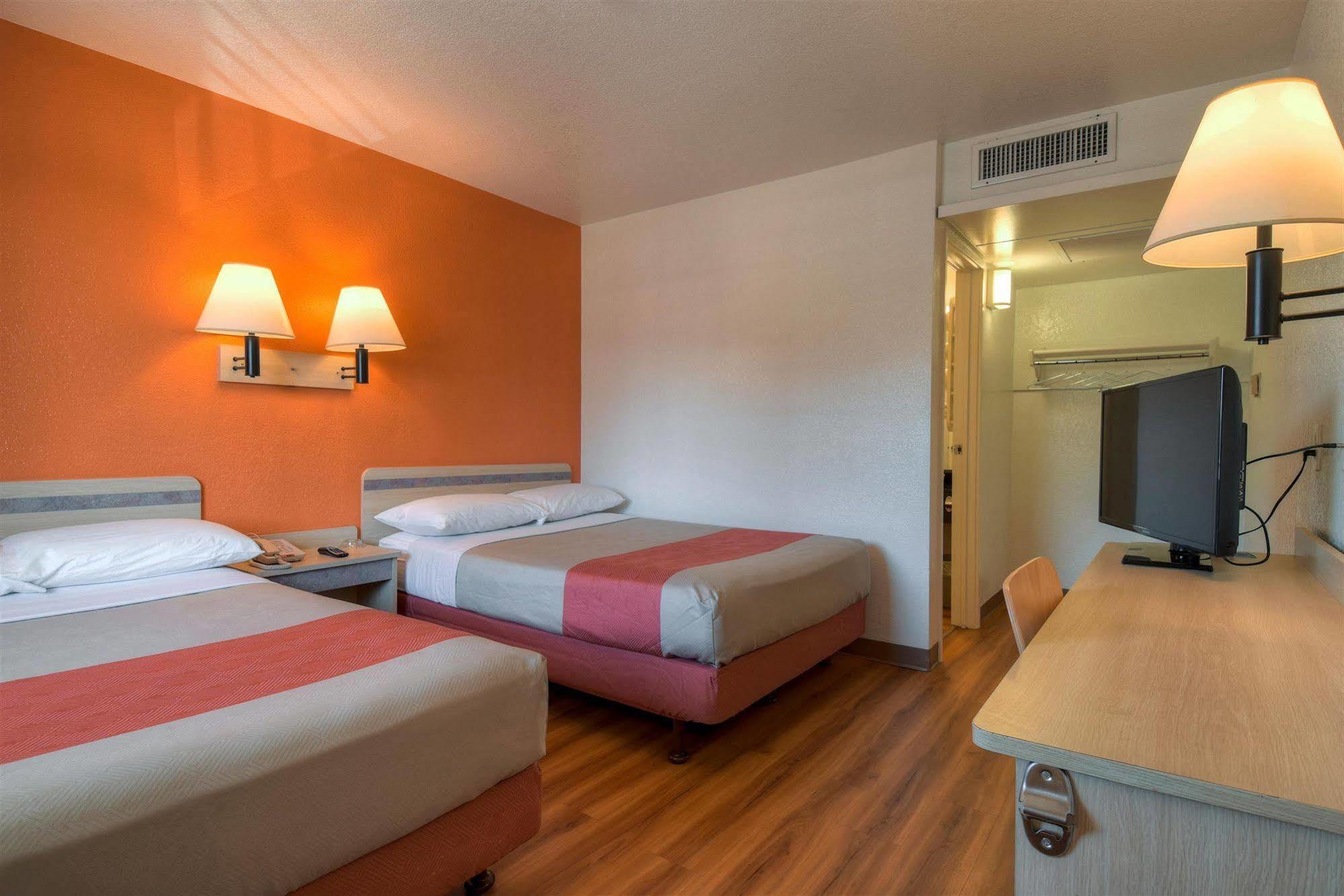 Motel 6-Jurupa Valley, Ca - Riverside West Екстер'єр фото