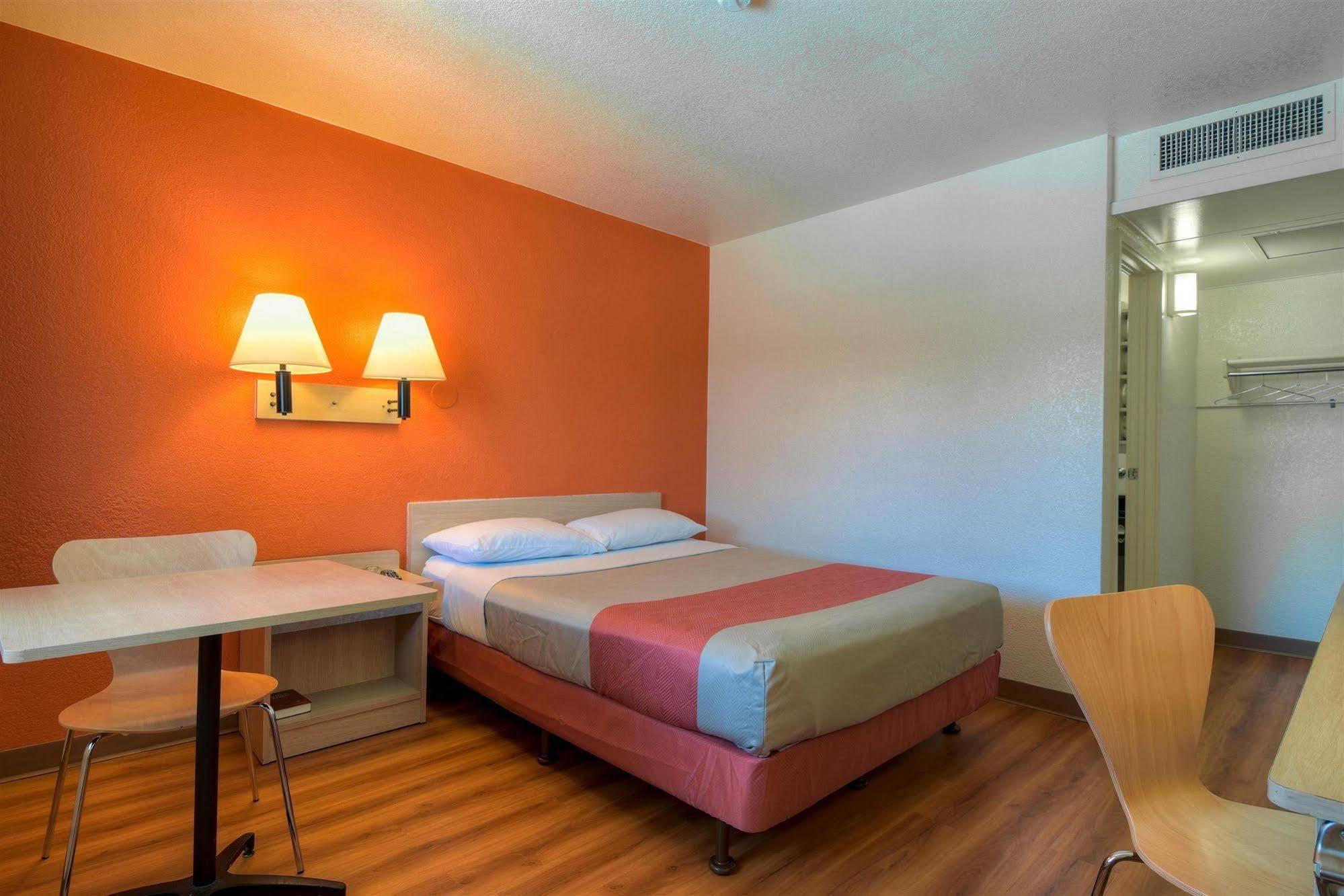 Motel 6-Jurupa Valley, Ca - Riverside West Екстер'єр фото