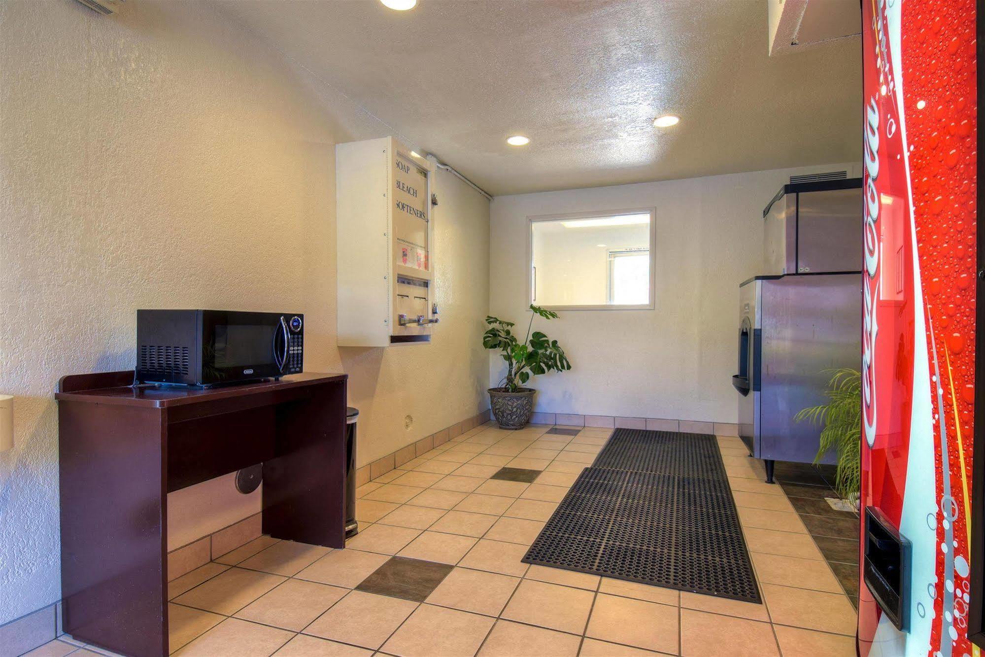 Motel 6-Jurupa Valley, Ca - Riverside West Екстер'єр фото